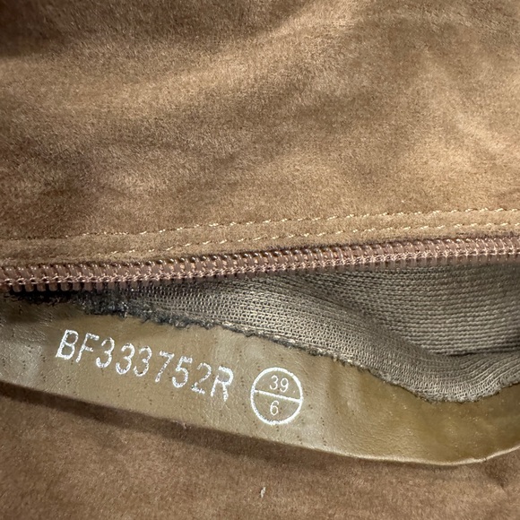 Stylish Tan Over the Knee Boots - Picture 3 of 4